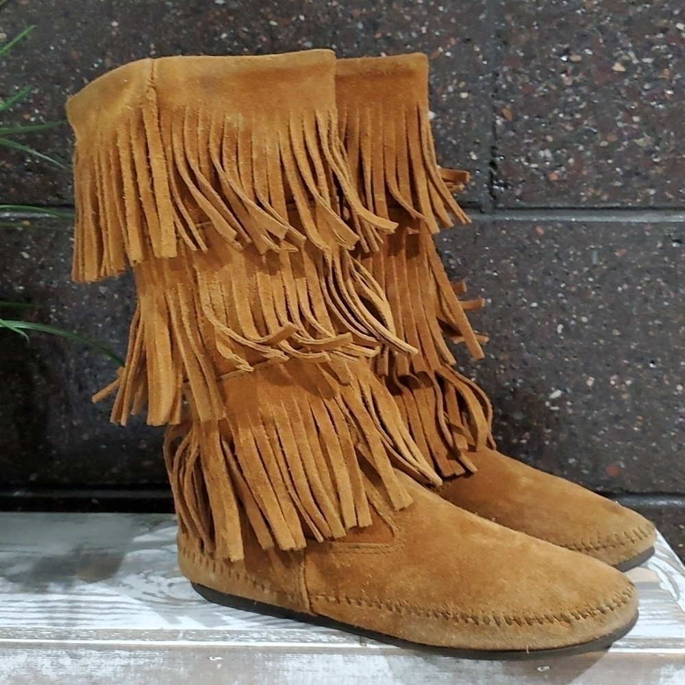 MINNETONKA MOCCASINS BROWN SUEDE 3 LAYER FRINGE SIZE 8 CLASSIC WESTERN